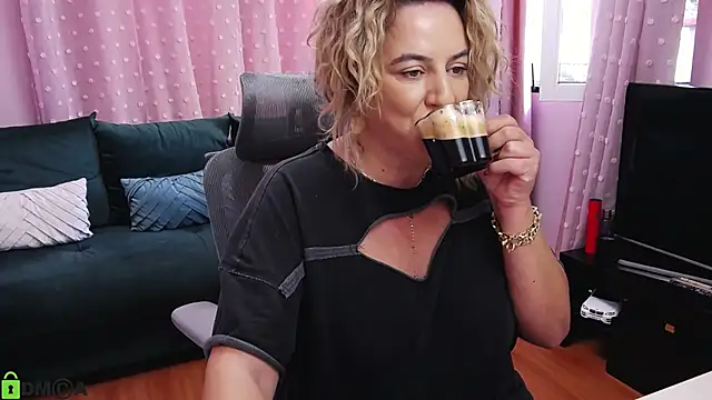 CarrieLoveX online show from September 2025 05:20:01 AM