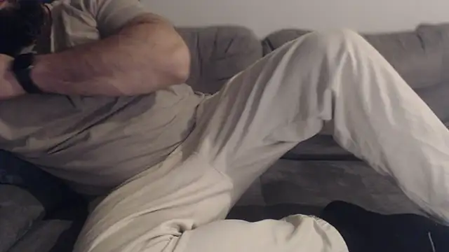 hugemachohandsome online show from February 2026 10:27:02 PM