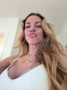 MessyNastyQueen online show from February 2025 12:30:01 AM