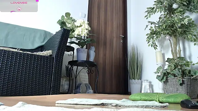 Snapshot of Squirtmania chatting on December 2024 05:21:01 AM Squirtmania online show from December 2024 05:21:01 AM