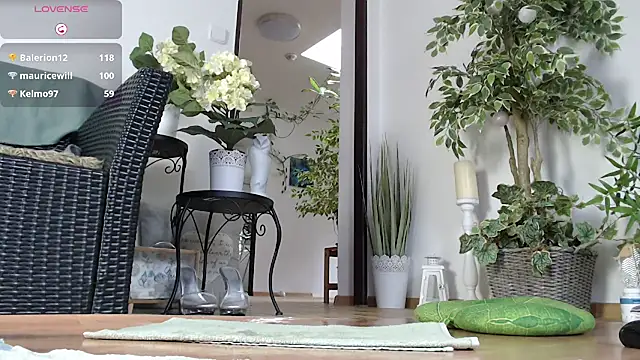 Snapshot of Squirtmania chatting on March 2025 08:42:02 AM Squirtmania online show from March 2025 08:42:02 AM