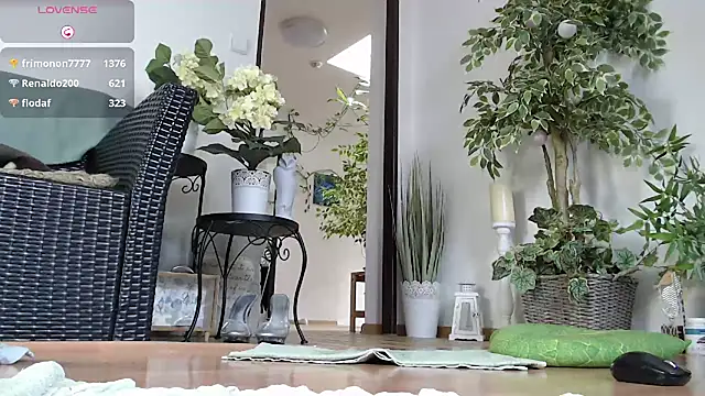 Snapshot of Squirtmania chatting on March 2025 09:09:01 AM Squirtmania online show from March 2025 09:09:01 AM