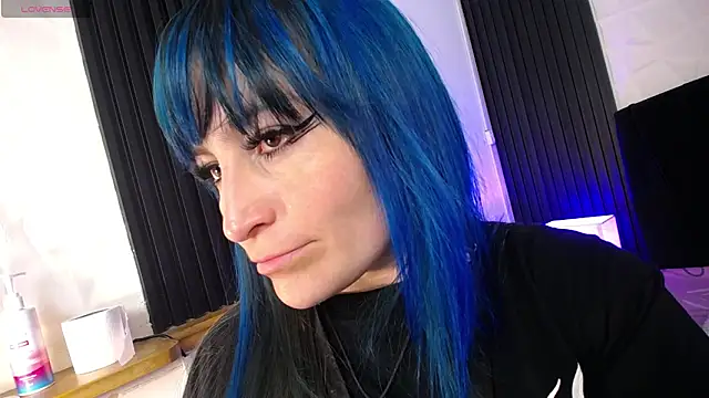 alicia moom online show from January 2025 10:45:01 PM