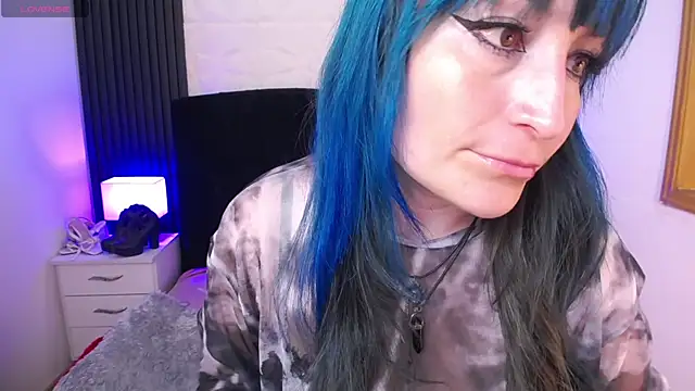 alicia moom online show from February 2025 07:31:02 PM