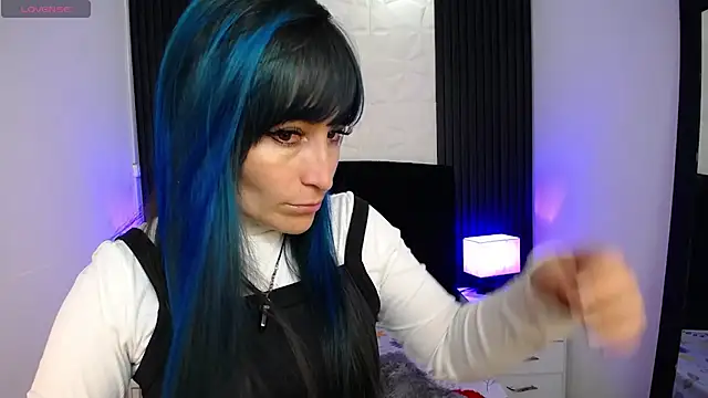 alicia moom online show from March 2025 06:48:02 PM