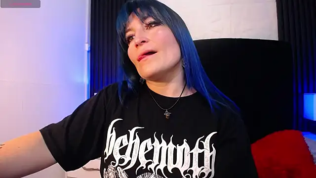 alicia moom online show from October 2025 06:53:01 PM