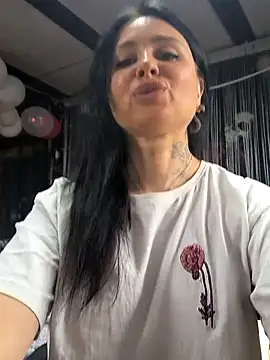 KikiXRed online show from March 2026 10:31:01 AM