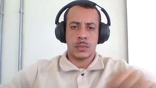 Snapshot of MachoScorpionCaralho chatting on May 2026 12:03:02 PM MachoScorpionCaralho online show from May 2026 12:03:02 PM