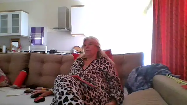 TrustfulVampire1 online show from December 2025 09:03:01 AM