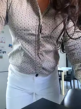 luxxe25 online show from November 2025 08:37:01 AM