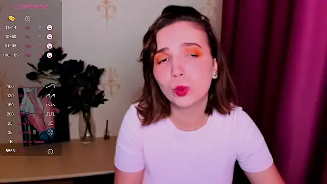 KindHazelHere  online show from September 2025 11:16:01 PM