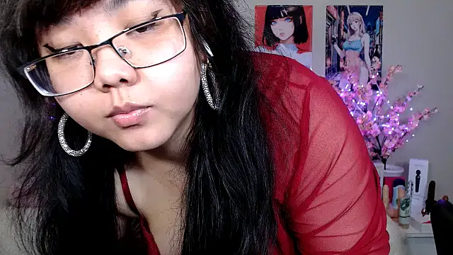 Snapshot of Moertomlly chatting on May 2026 03:45:02 AM Moertomlly online show from May 2026 03:45:02 AM