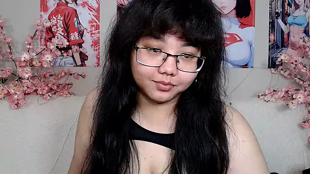 Snapshot of Moertomlly chatting on May 2026 06:00:02 AM Moertomlly online show from May 2026 06:00:02 AM