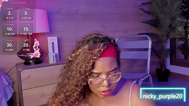  nickypurple  online show from January 2025 06:25:01 PM