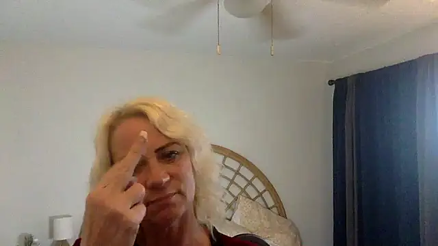 Snapshot of TiffaneyLove chatting on March 2025 09:58:01 PM TiffaneyLove online show from March 2025 09:58:01 PM