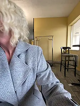 Snapshot of TiffaneyLove chatting on March 2025 03:14:02 PM TiffaneyLove online show from March 2025 03:14:02 PM