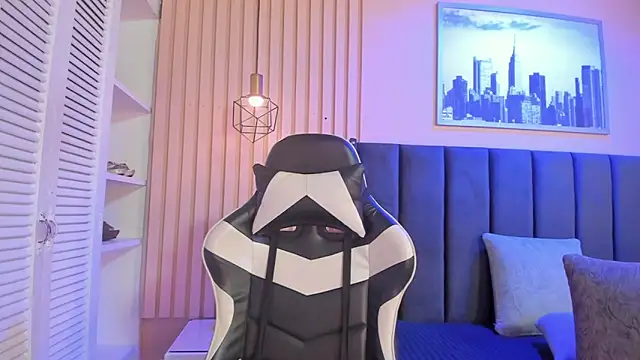 ashlye miller  online show from November 2025 04:00:02 AM