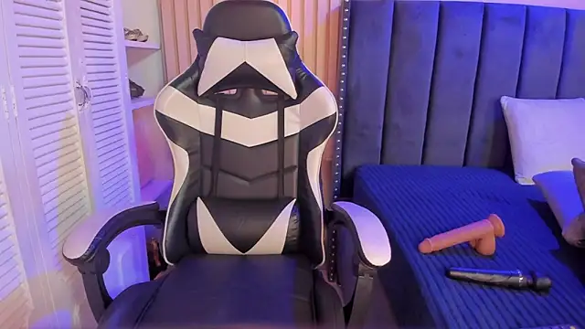 ashlye miller  online show from December 2025 03:59:01 AM