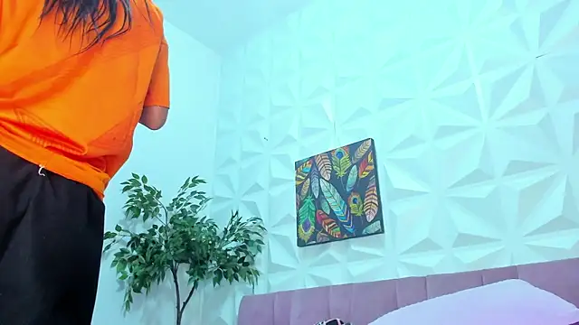 Hellen Sky online show from March 2025 07:06:01 PM