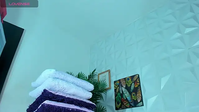 Hellen Sky online show from September 2025 07:13:02 PM