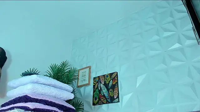 Hellen Sky online show from September 2025 07:15:02 PM