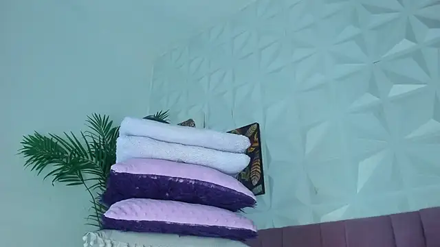 Hellen Sky online show from February 2026 07:12:01 PM