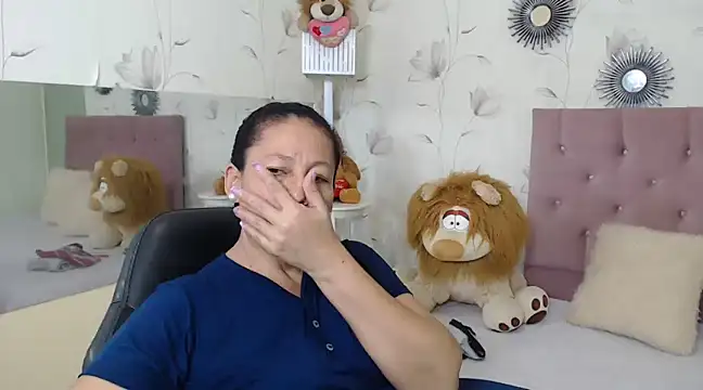 mature martina online show from February 2025 06:44:01 PM