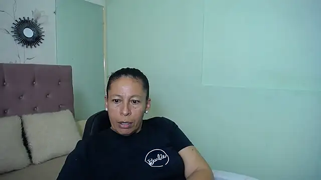 mature martina online show from February 2025 10:50:01 PM