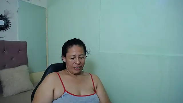 mature martina online show from March 2025 05:31:02 AM