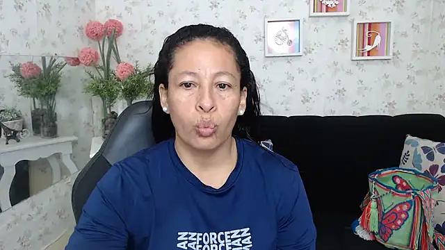 mature martina online show from March 2025 12:04:01 PM