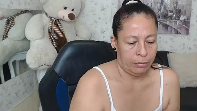 Snapshot of mature_martina chatting on May 2026 08:19:02 AM mature martina online show from May 2026 08:19:02 AM