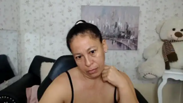 Snapshot of mature_martina chatting on May 2026 08:10:01 AM mature martina online show from May 2026 08:10:01 AM
