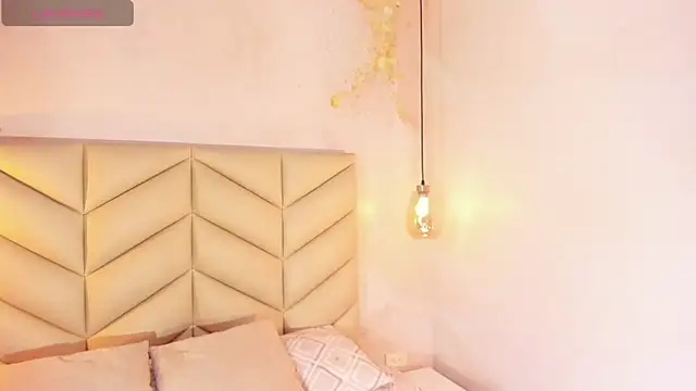 JESYSOZ23  online show from September 2025 06:20:01 PM