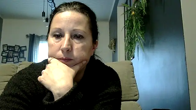 feline27 online show from February 2026 05:02:01 PM