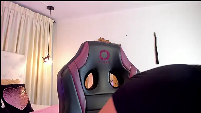 BonnieBad01 online show from November 2025 01:44:02 PM