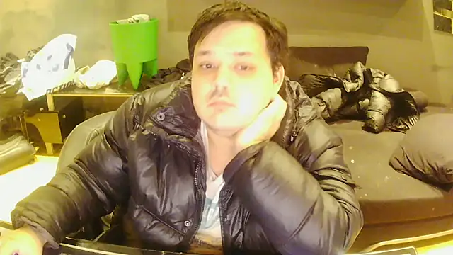 Bebemickey75 online show from November 2025 08:47:02 PM