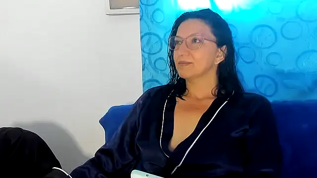 Snapshot of Angelblue_ chatting on April 2026 01:35:01 PM Angelblue online show from April 2026 01:35:01 PM