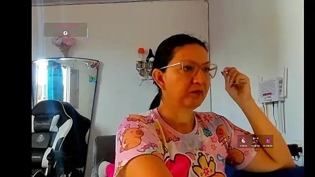 Snapshot of Angelblue_ chatting on June 2026 02:21:02 PM Angelblue online show from June 2026 02:21:02 PM