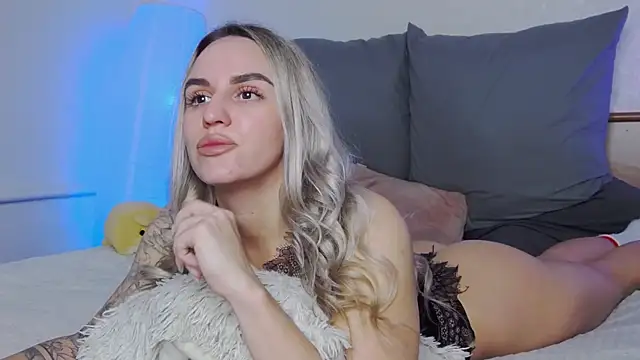 SofiJames online show from December 2025 06:41:01 AM