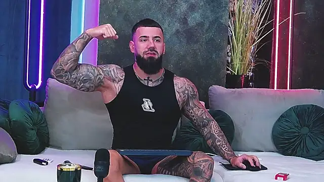 masterkingofmusclee online show from January 2025 07:15:02 AM