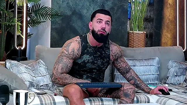 masterkingofmusclee online show from November 2025 07:35:02 AM