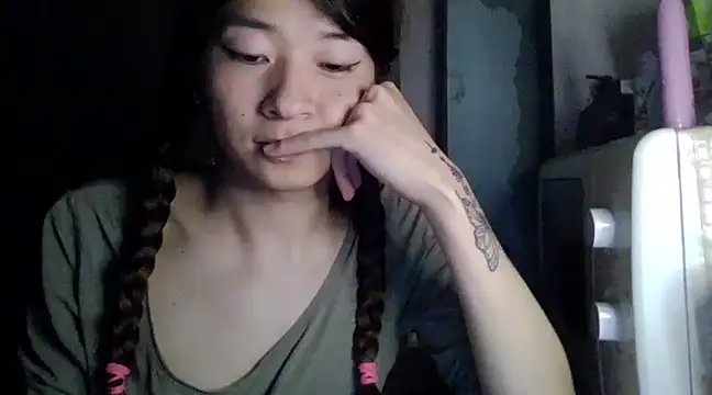 CarlyJoy online show from February 2025 06:32:02 PM