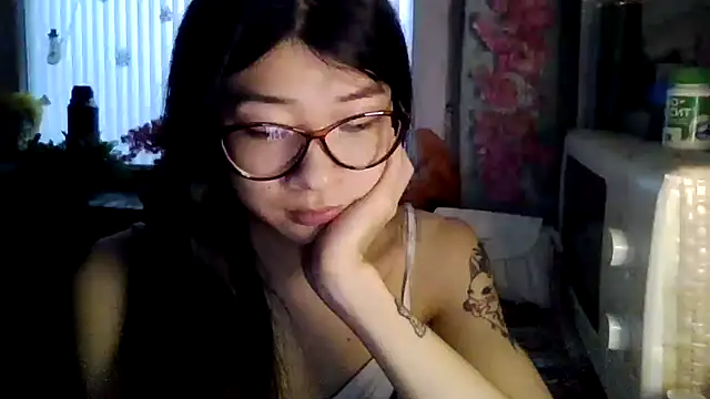 CarlyJoy online show from March 2026 12:42:02 PM