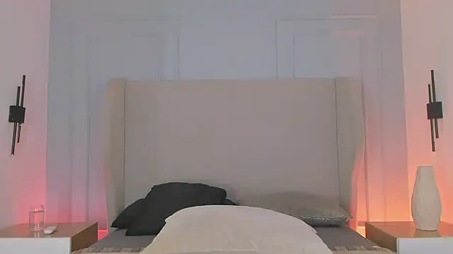 chloe d online show from March 2026 12:24:02 PM