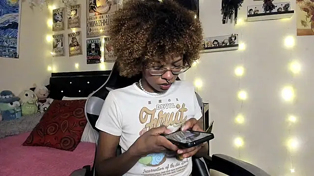 Cristal Jonasxh online show from October 2025 04:54:01 AM