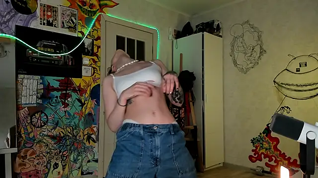 Sunny Mouse  online show from January 2025 03:23:01 PM