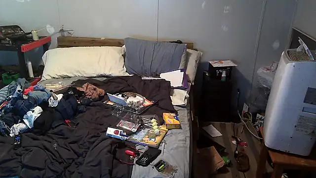 Bi curious86 online show from October 2025 12:18:01 AM