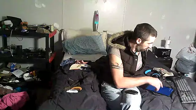 Bi curious86 online show from November 2025 04:47:02 AM