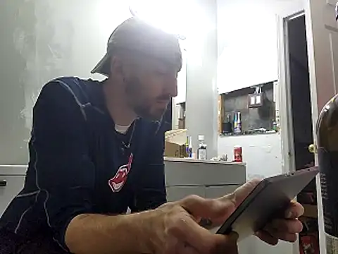 Bi curious86 online show from February 2026 03:33:01 AM