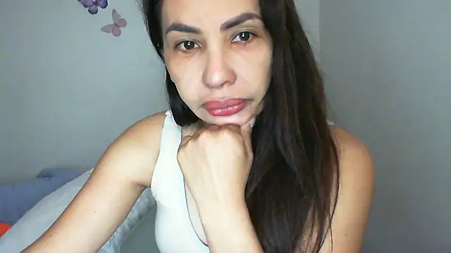 Snapshot of salome__milf chatting on April 2026 08:19:02 AM salome milf online show from April 2026 08:19:02 AM